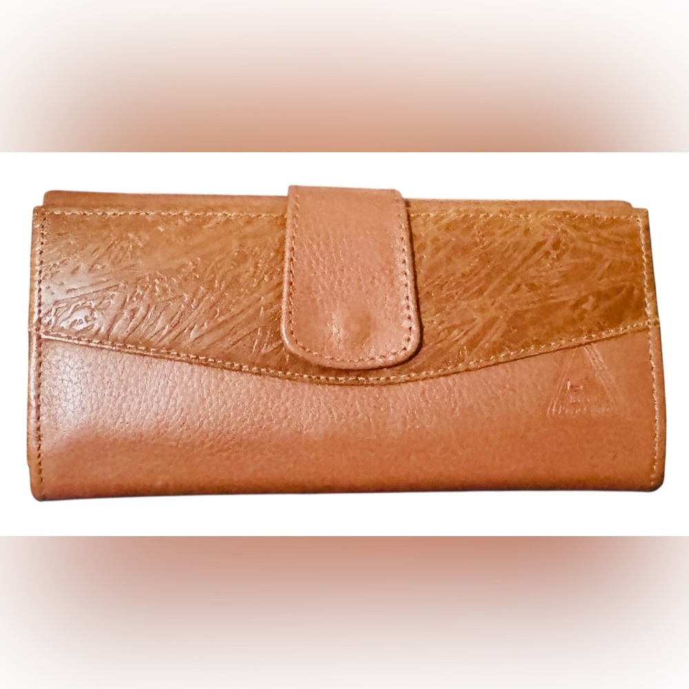 NWOT Rich Cognac Brown Tooled Leather Embossed Wallet Made in Colombia Snaps